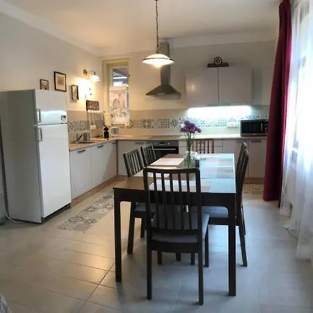 Rodinny Dum Pod Hazemburkem Apartament